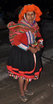 Marcapata traditional dress