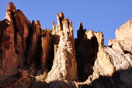 Vertical strata in Rainbow Canyon