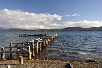 Muelle en el lago Yehuin